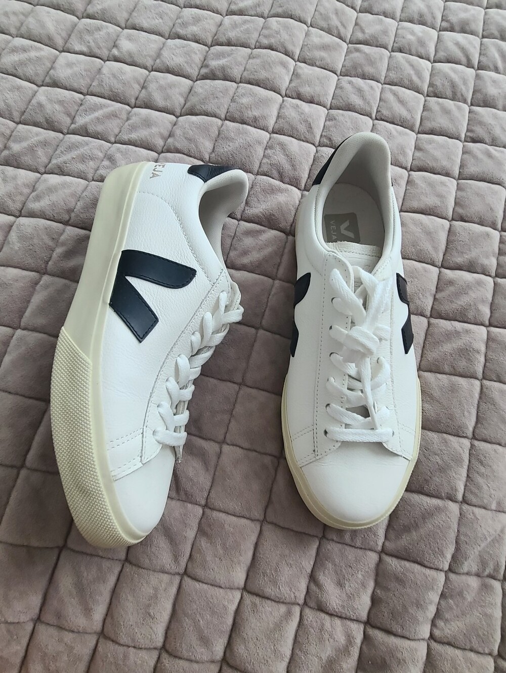 New Veja Campo Sneaker size 8